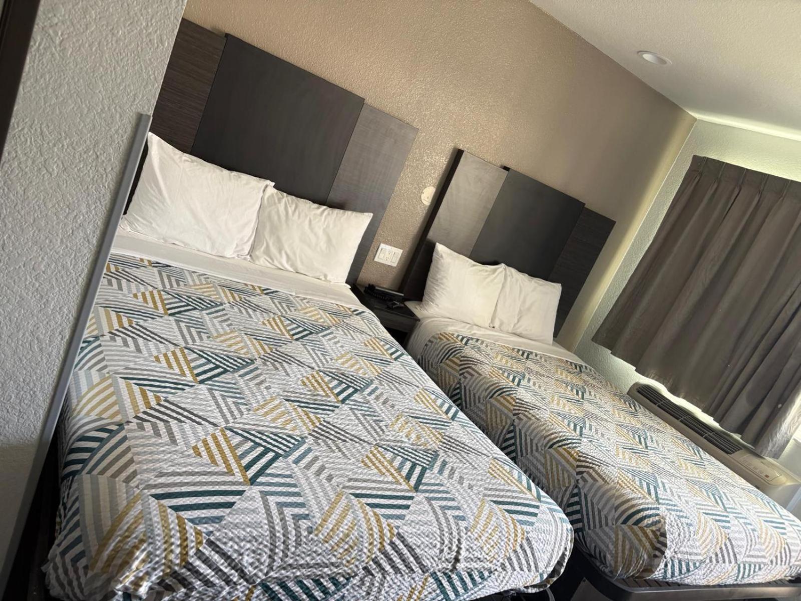 6-san Bernardino, Ca - North 3* Serrano Village