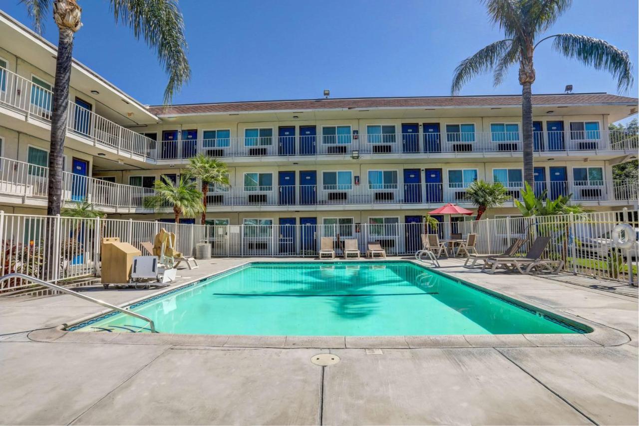 Hotel 6-san Bernardino, Ca - North 2*